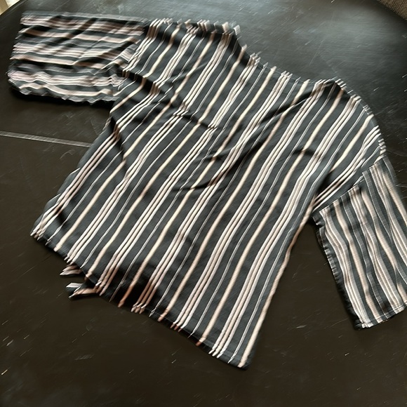 Casual top - black with cream stripes - Picture 4 of 4